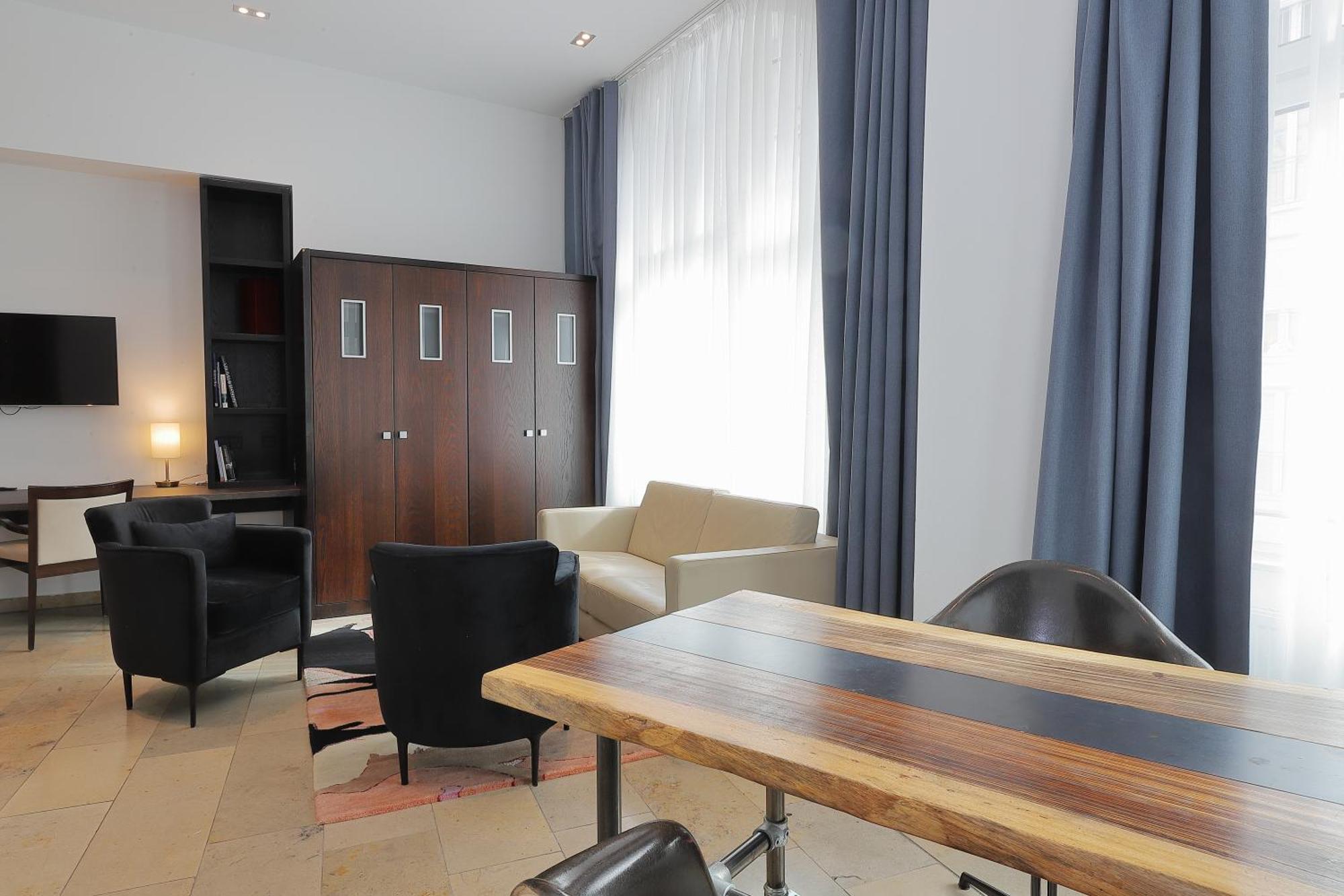 Devin Art Hotel Dusseldorf Ngoại thất bức ảnh