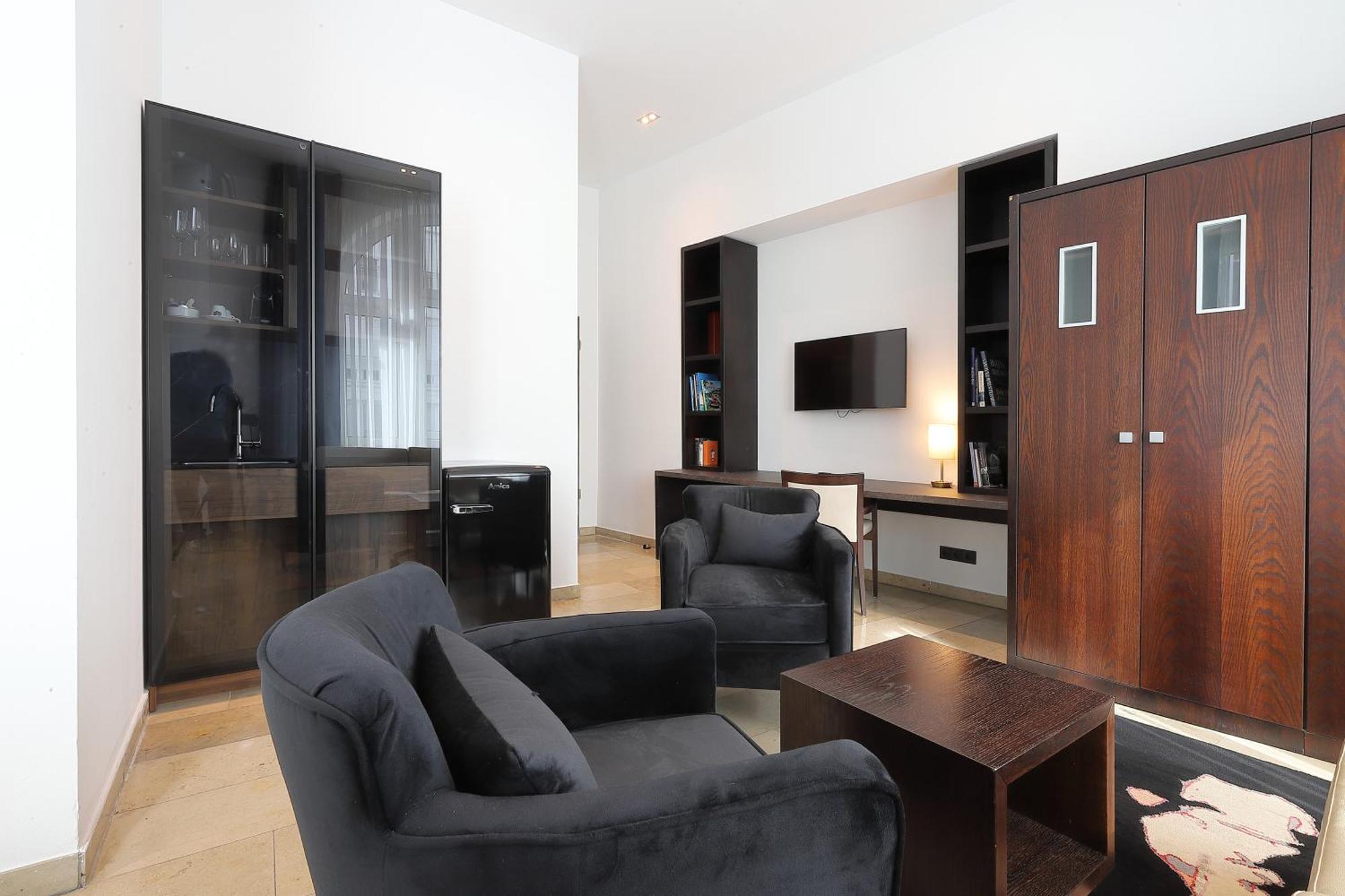 Devin Art Hotel Dusseldorf Ngoại thất bức ảnh