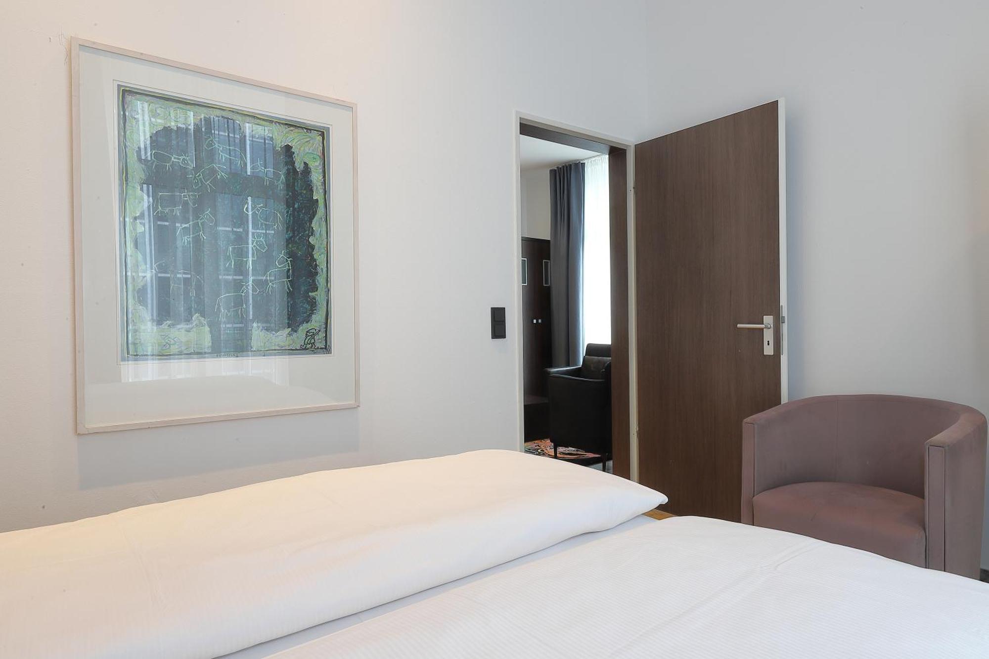 Devin Art Hotel Dusseldorf Ngoại thất bức ảnh