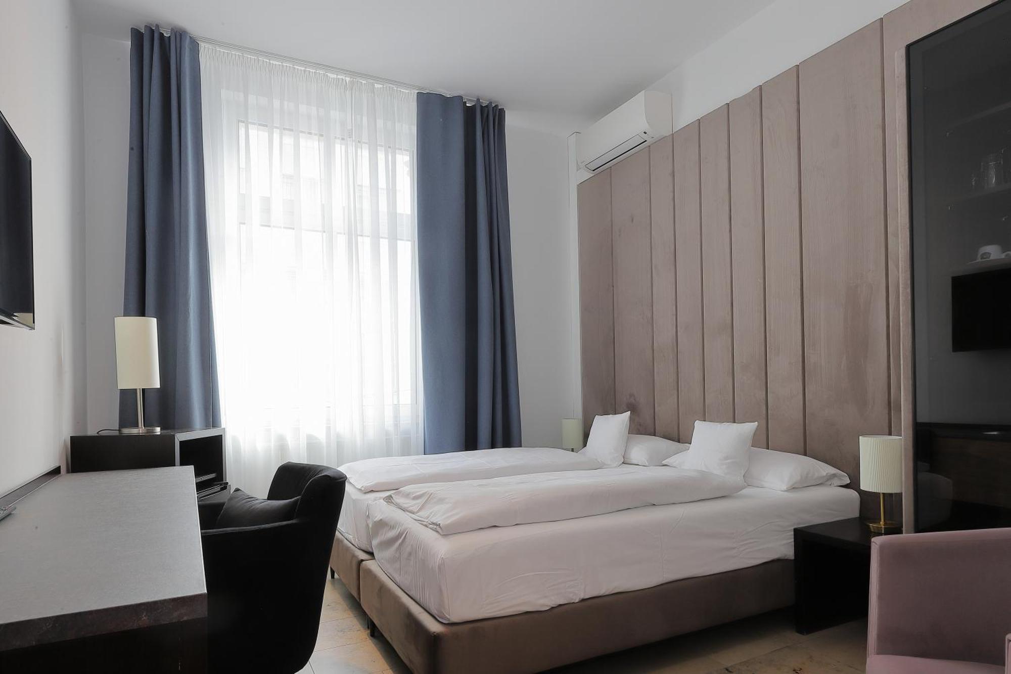 Devin Art Hotel Dusseldorf Ngoại thất bức ảnh