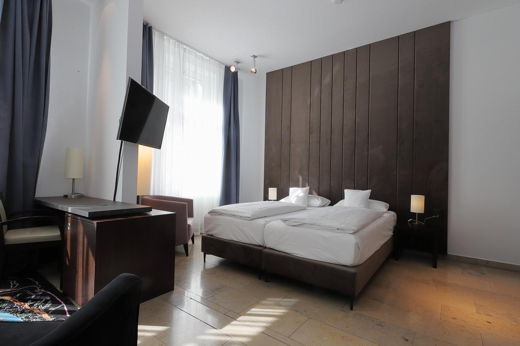 Devin Art Hotel Dusseldorf Ngoại thất bức ảnh