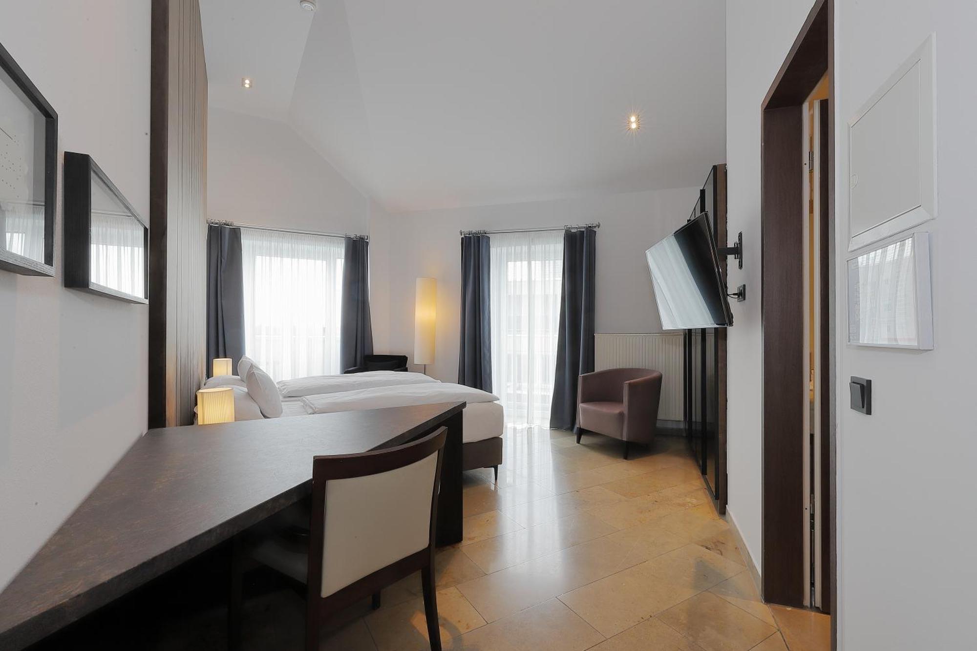 Devin Art Hotel Dusseldorf Ngoại thất bức ảnh