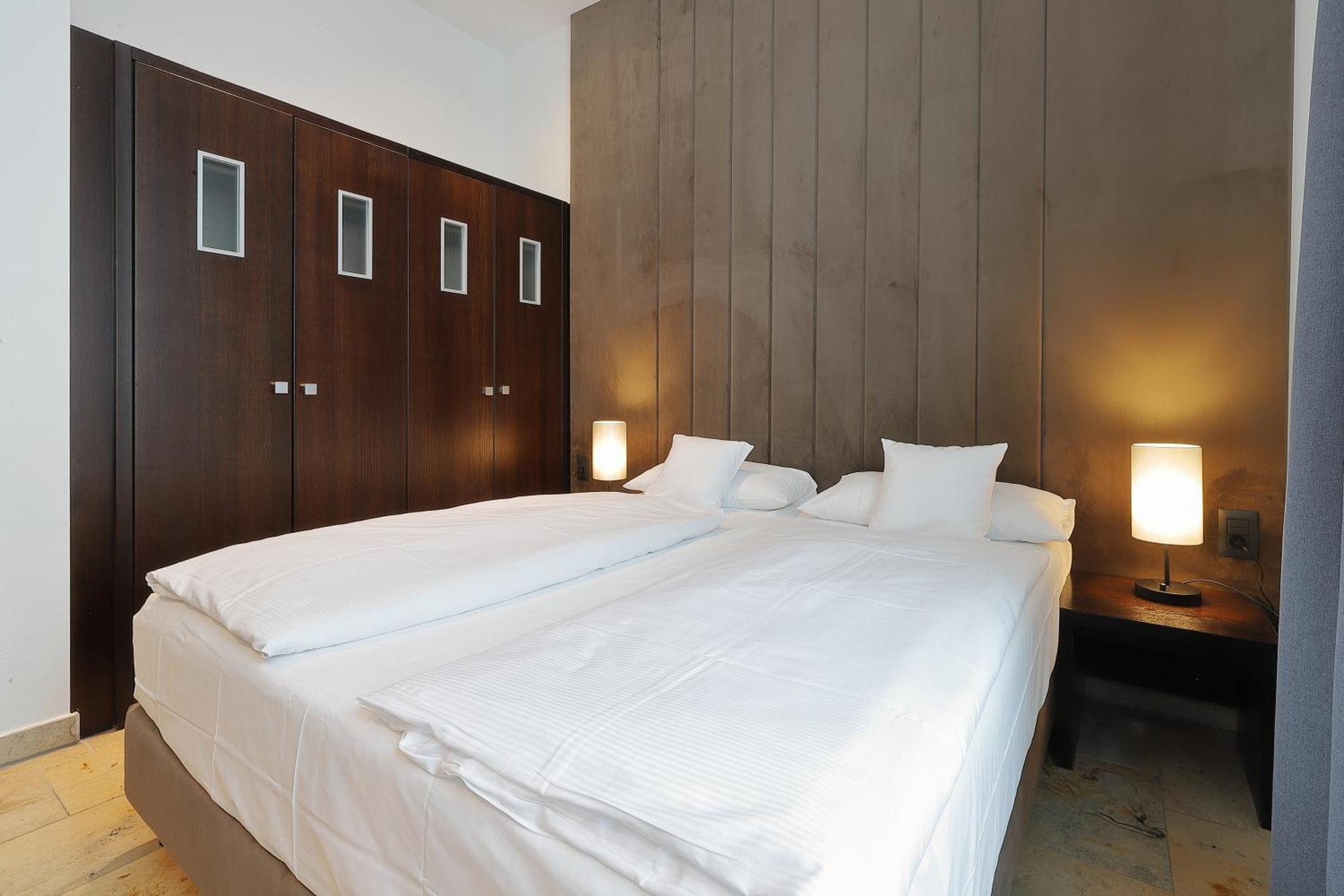 Devin Art Hotel Dusseldorf Ngoại thất bức ảnh