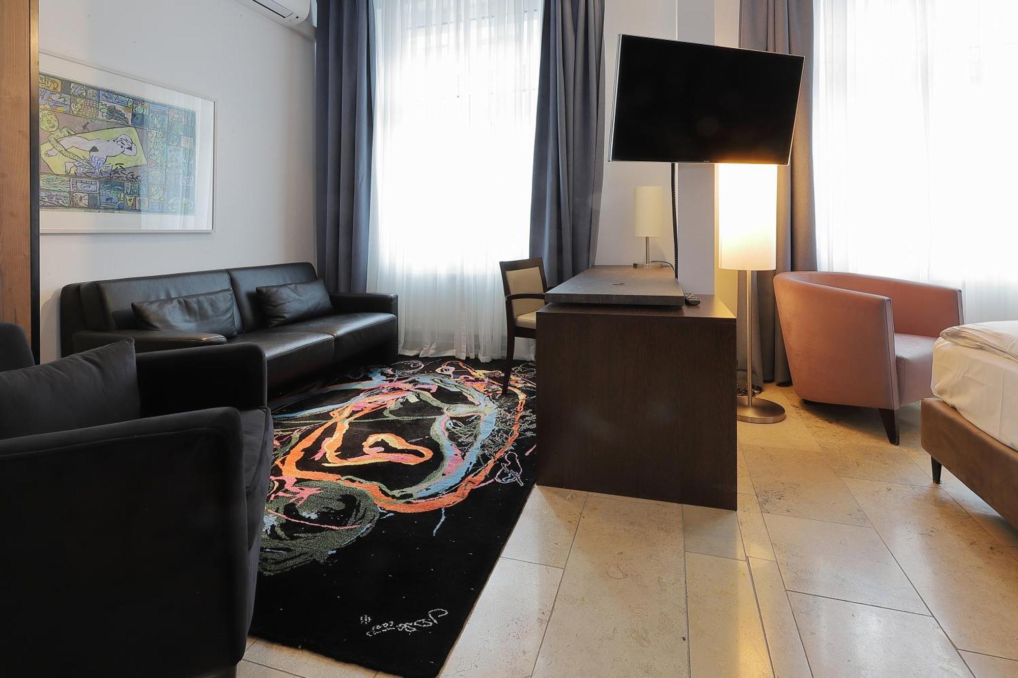 Devin Art Hotel Dusseldorf Ngoại thất bức ảnh