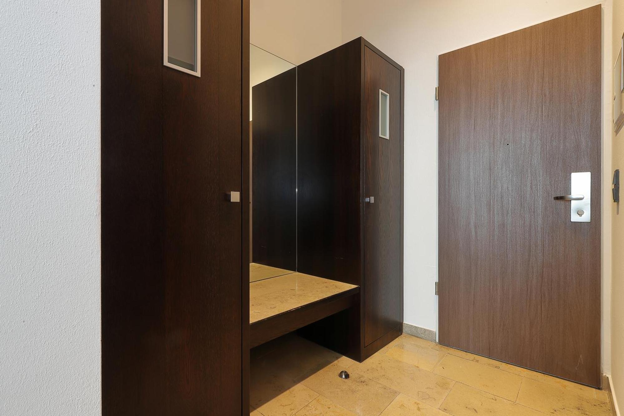 Devin Art Hotel Dusseldorf Ngoại thất bức ảnh