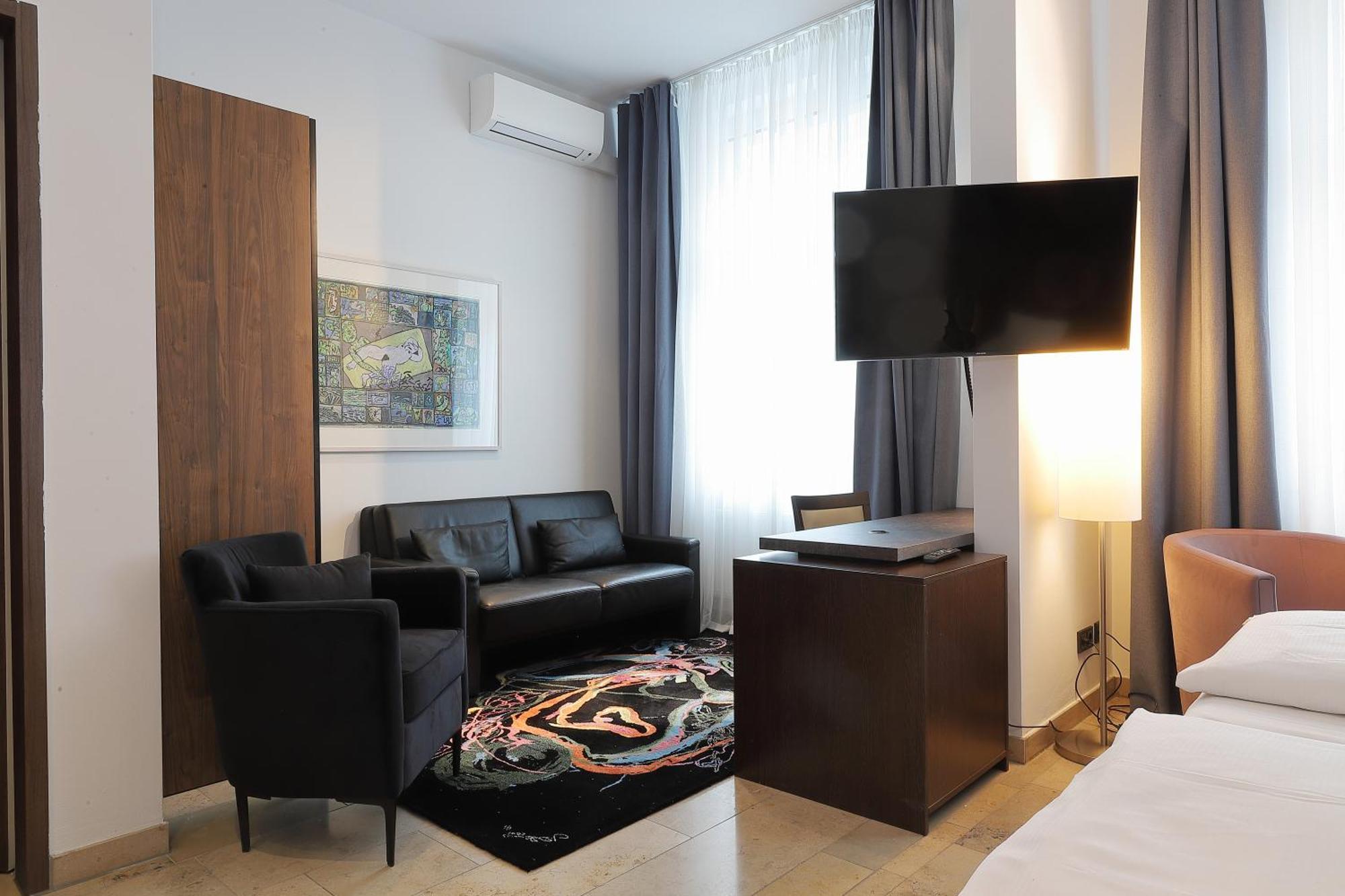 Devin Art Hotel Dusseldorf Ngoại thất bức ảnh