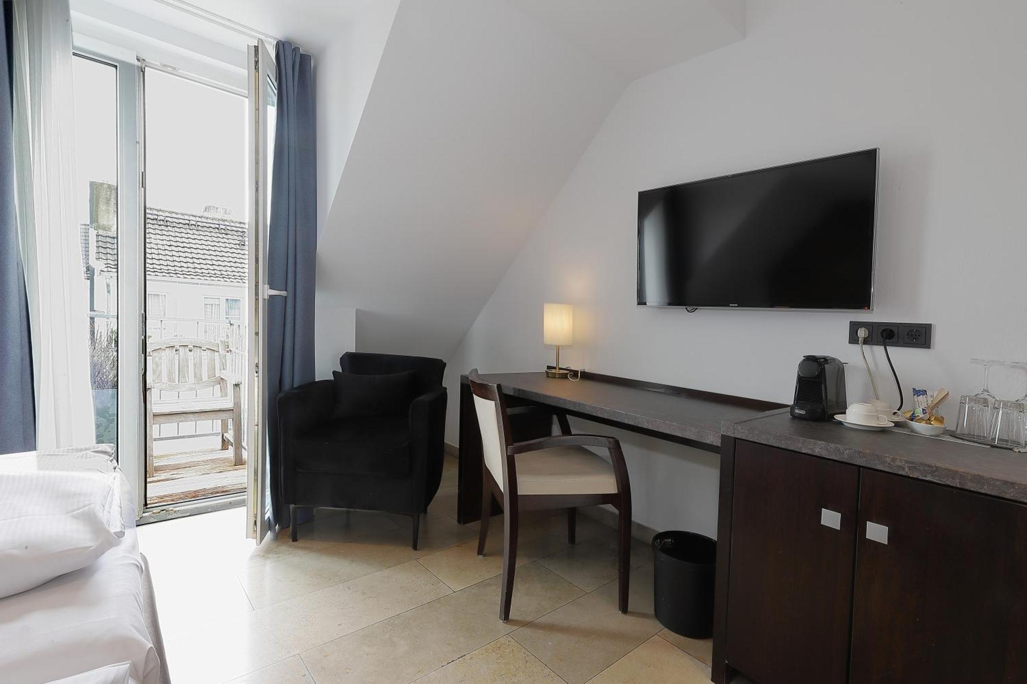 Devin Art Hotel Dusseldorf Ngoại thất bức ảnh