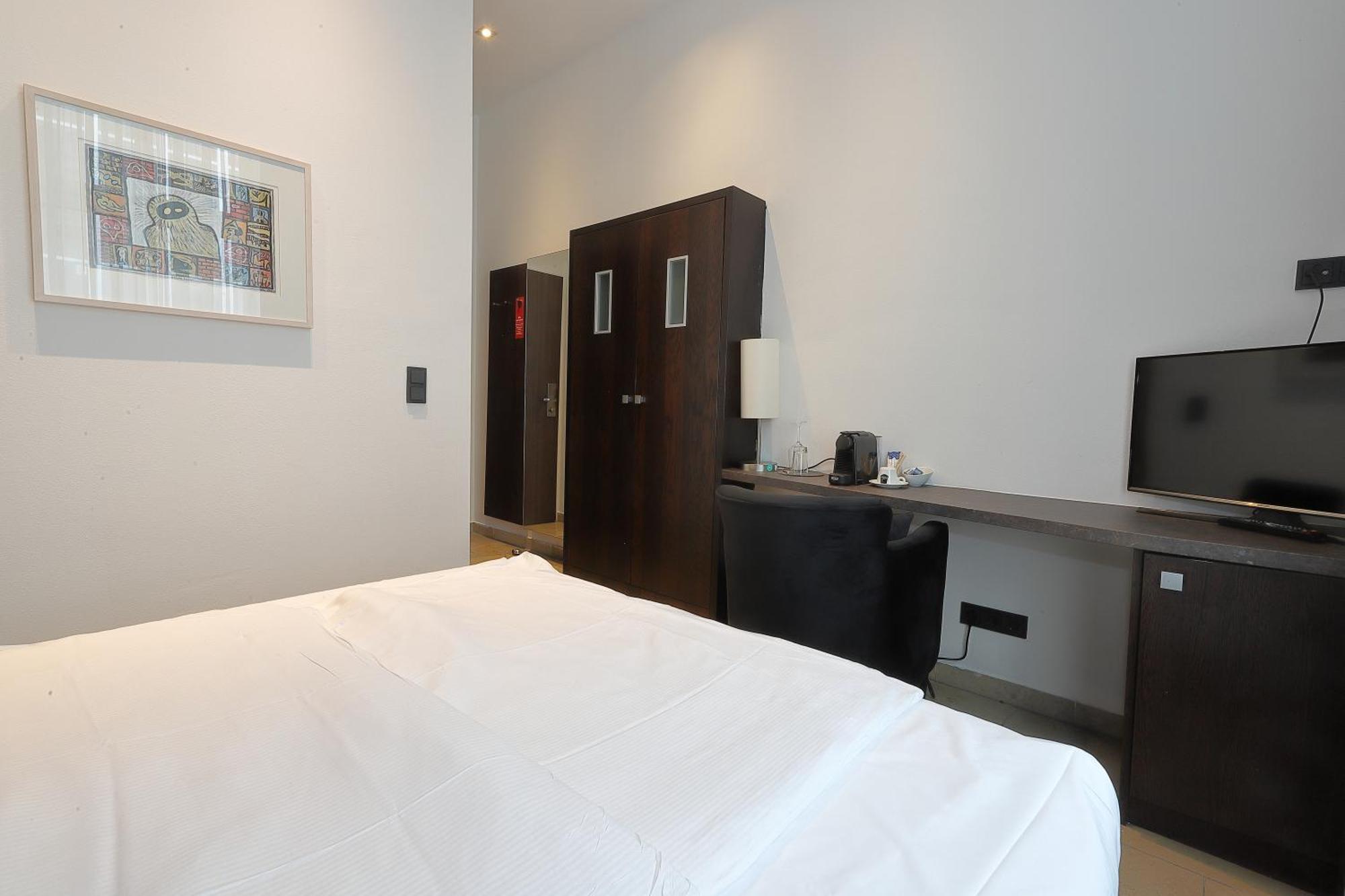 Devin Art Hotel Dusseldorf Ngoại thất bức ảnh