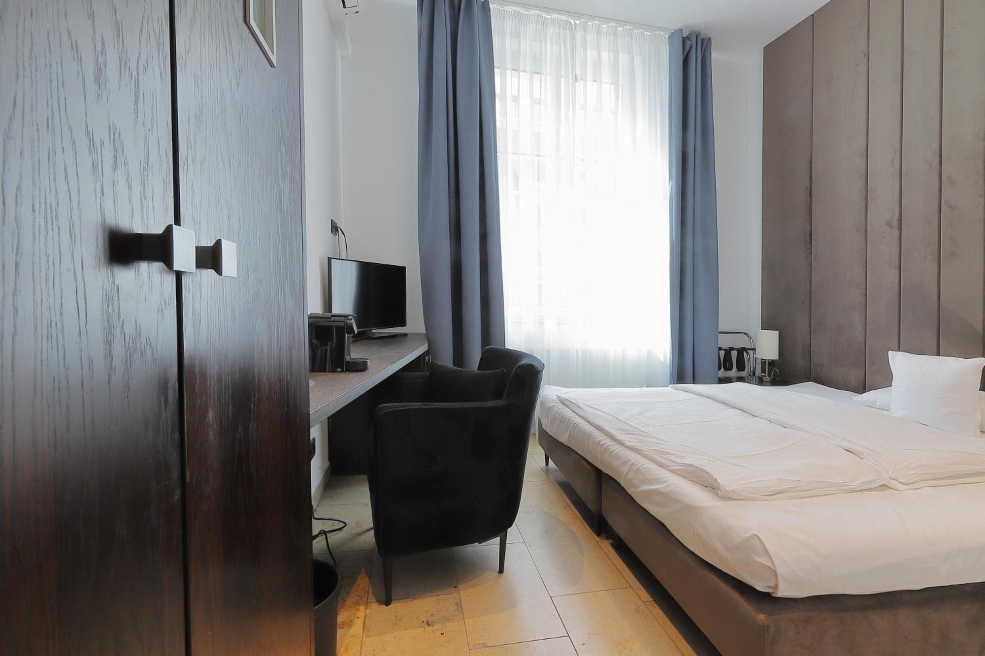 Devin Art Hotel Dusseldorf Ngoại thất bức ảnh