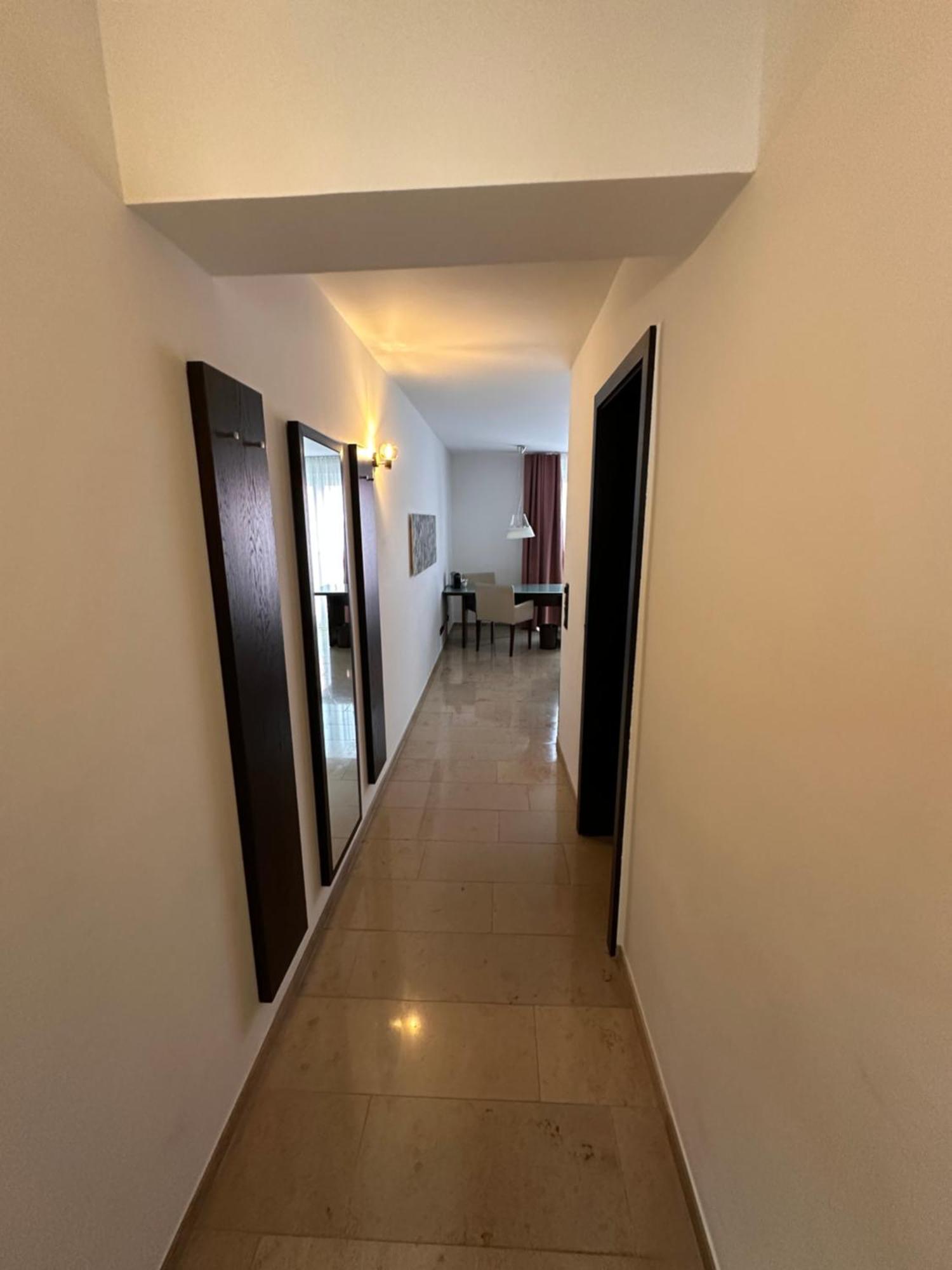 Devin Art Hotel Dusseldorf Ngoại thất bức ảnh