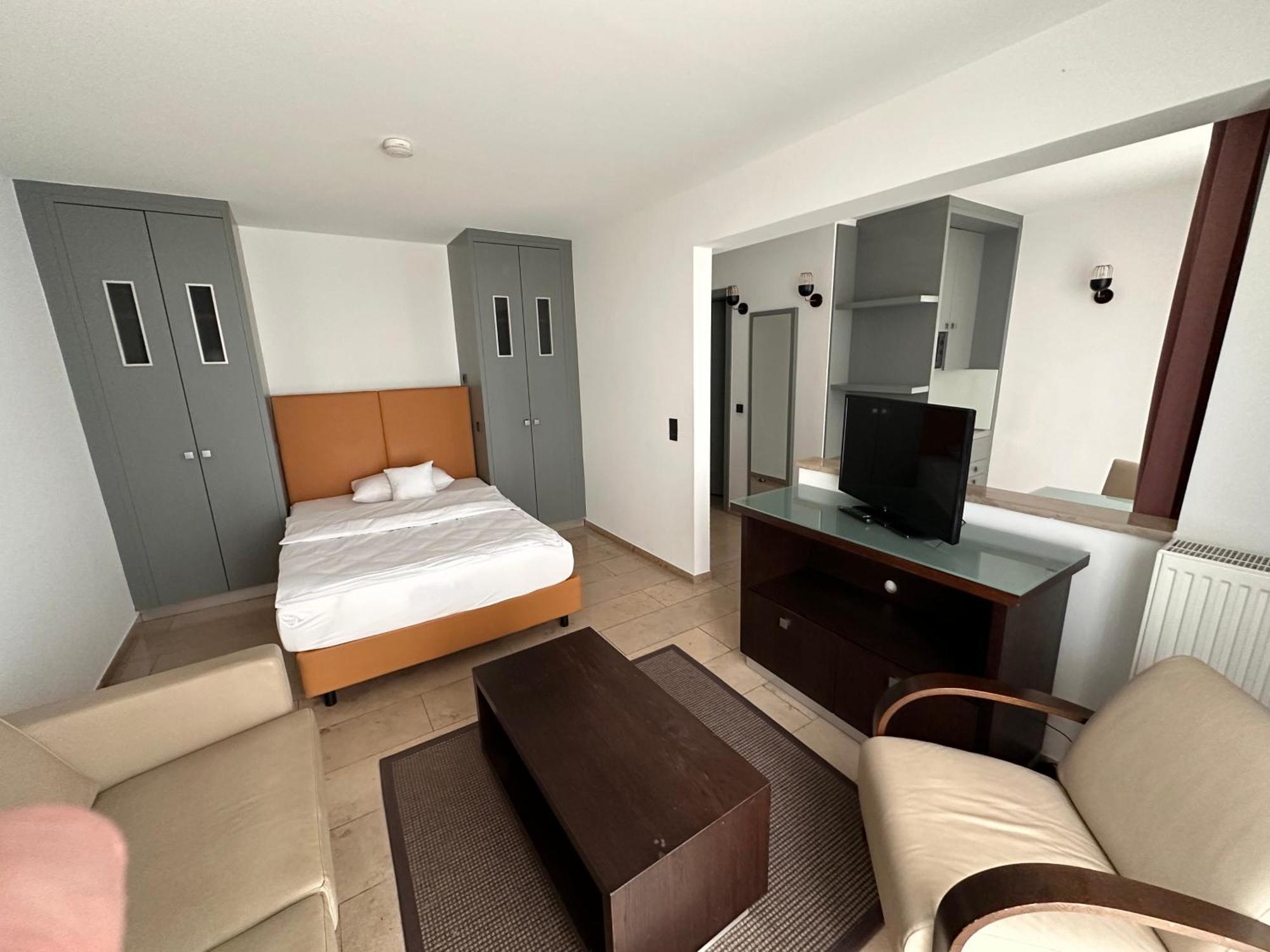 Devin Art Hotel Dusseldorf Ngoại thất bức ảnh