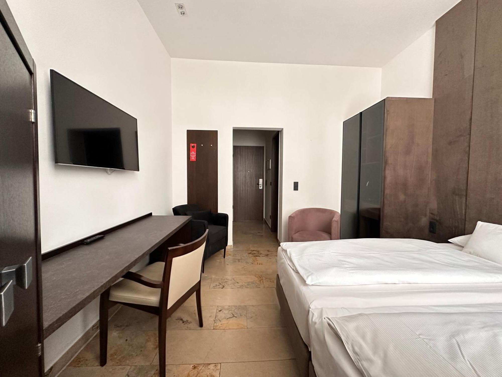 Devin Art Hotel Dusseldorf Ngoại thất bức ảnh